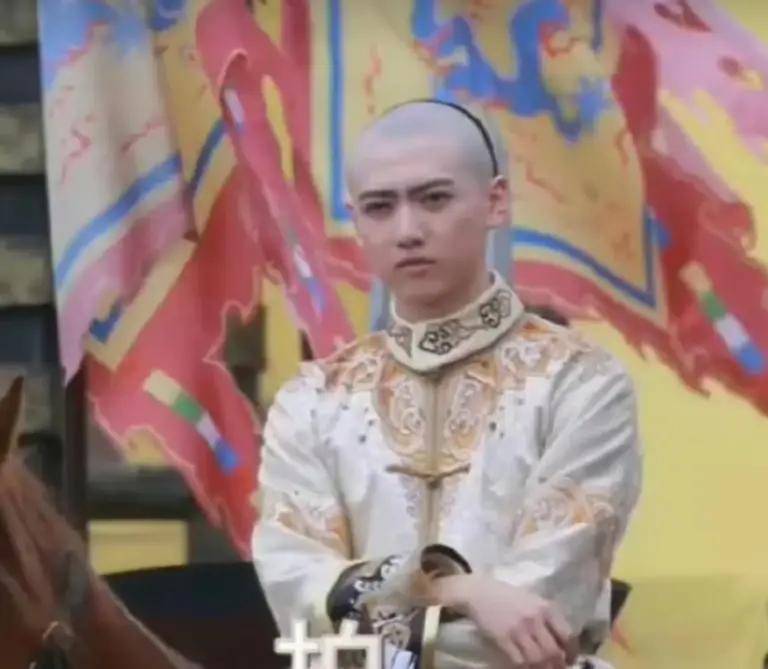Doinb重返赛场，刷新纪录首场状态出色，皇家马德里观众沸腾！